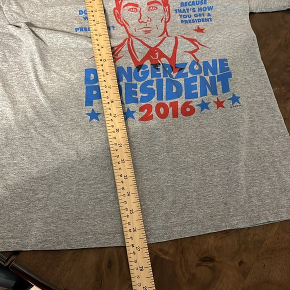 Mens Tshirt size medium - Picture 4 of 6